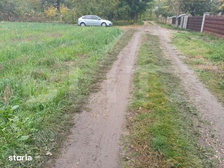 Teren de 2600 mp, în Ipotești