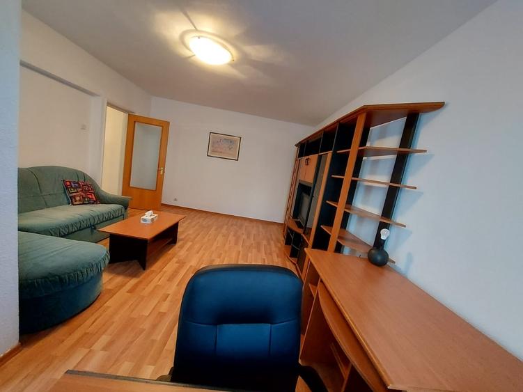Apartament cu 2 camere decomandat, mobilat în P-ța Alba Iulia