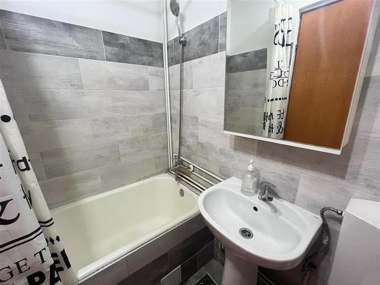 Apartament cu 2 camere nedecomandat în Central