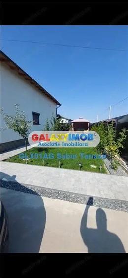 Casă cu Teren 400 Mp în Bradu