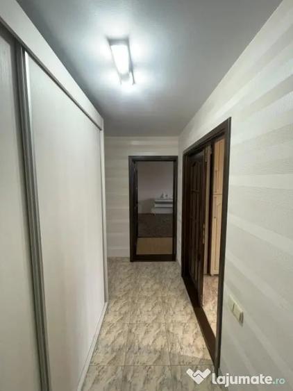 Apartament cu 3 camere decomandat, mobilat în Săsar