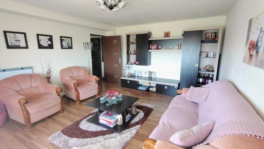 Apartament cu 3 camere decomandat în Balotești