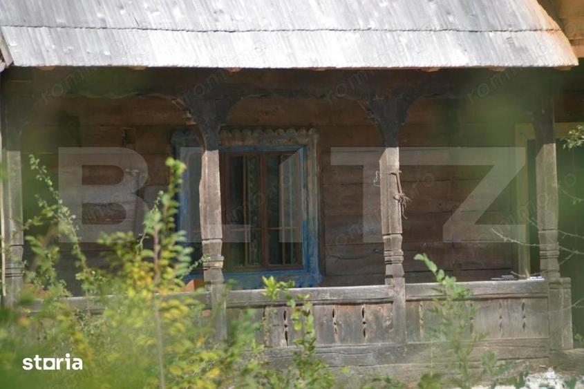 Casă cu 6 camere cu Teren 500 Mp în Iara