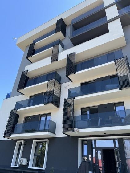 Apartament cu 3 camere semidecomandat în Străulești