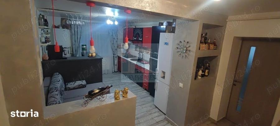 Apartament cu 3 camere decomandat în Est