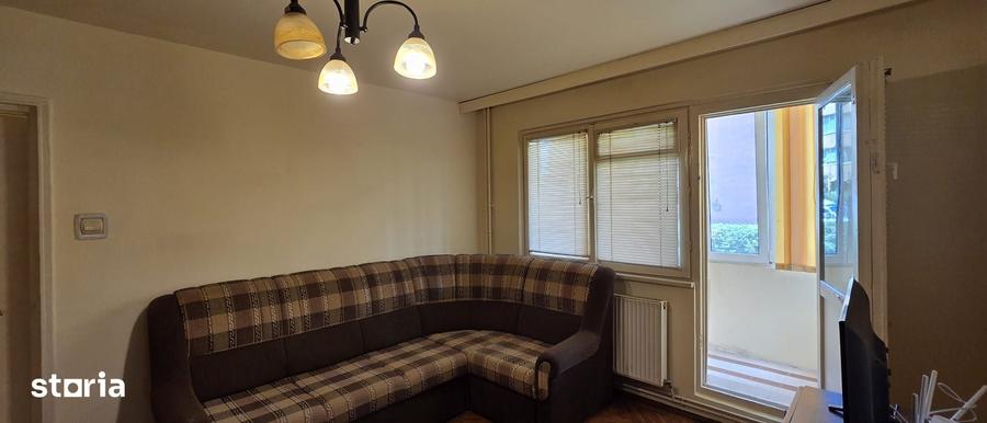 Apartament cu 2 camere semidecomandat în Centrul Civic