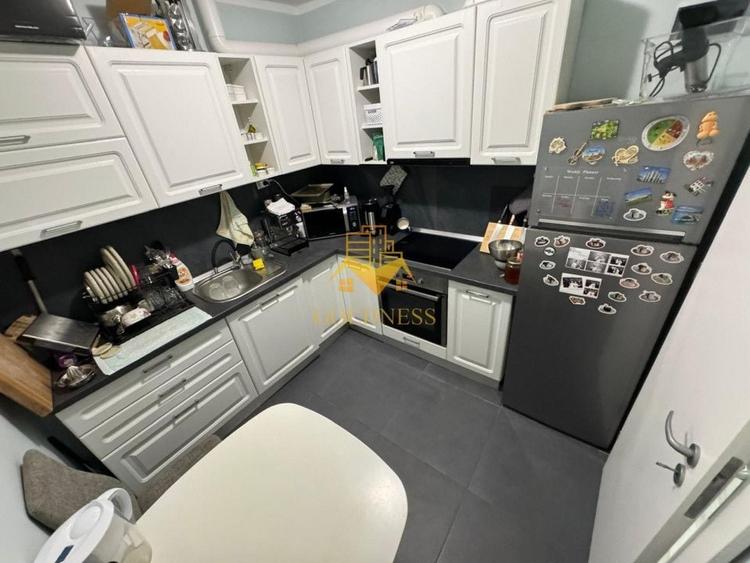 Apartament cu 3 camere semidecomandat în Mărăști