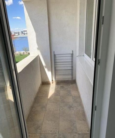 Apartament cu 2 camere semidecomandat, mobilat în Păcii