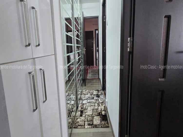 ETAJ 1,Micro  3 Târgoviște,  vânzare apartament 3camere - 12