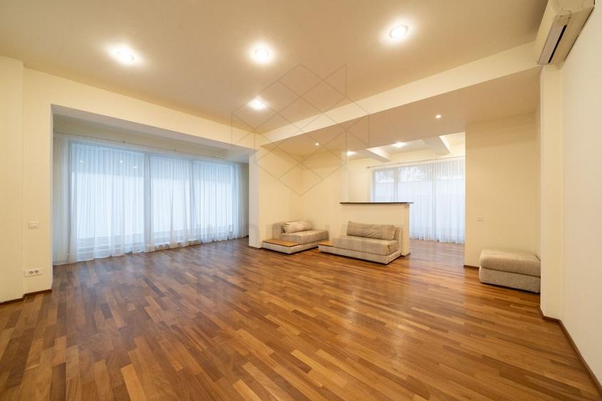 Apartament cu 3 camere decomandat în Șoseaua Nordului