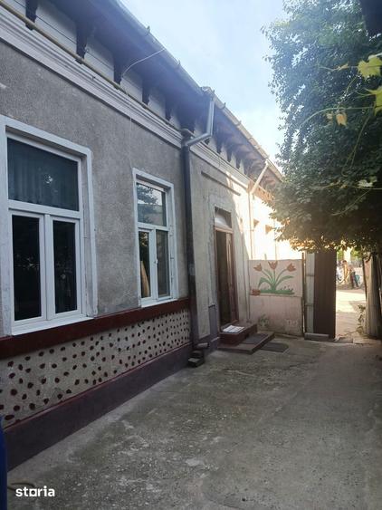 Casa de vanzarePia?a Victoriei /zona MatacheIdeala pentru investi?ie - 5
