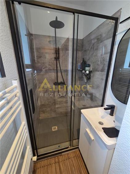 Apartament cu 3 camere circular, mobilat în Central