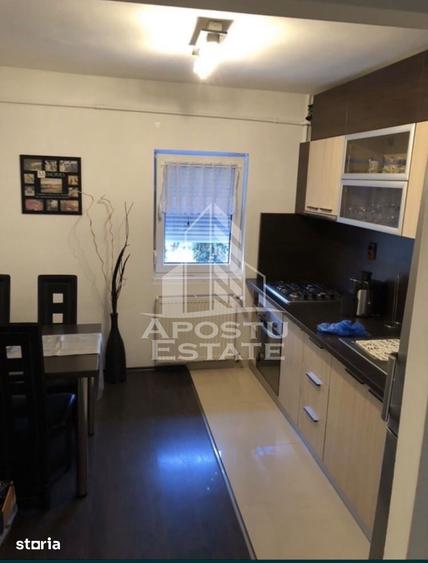 Apartament cu 3 camere în Dumbrăvița