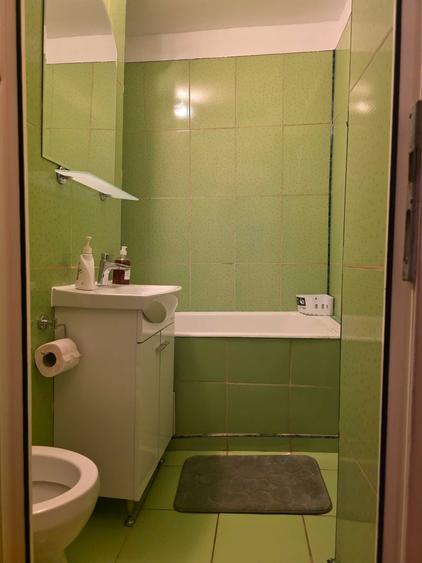 Apartament cu 2 camere decomandat în Lacul Tei
