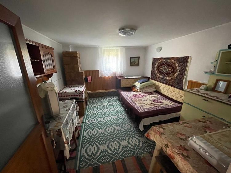 Casă cu 4 camere în Domnești