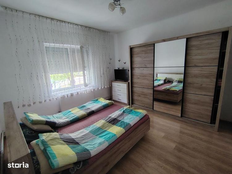 Casă cu 4 camere în Zimandcuz