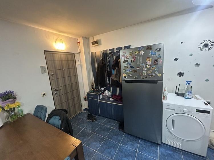 Apartament cu 2 camere decomandat în Petros