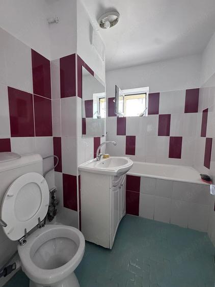 Apartament cu 4 camere decomandat în Iancului