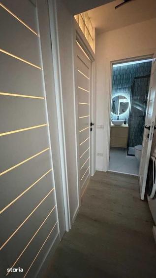 Apartament cu 4 camere semidecomandat în Obor