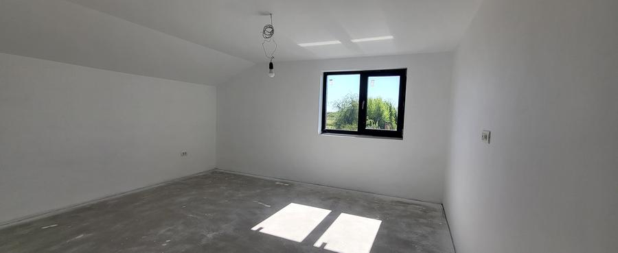 Casă individuală cu 4 camere cu Teren 550 Mp în Tărtășești
