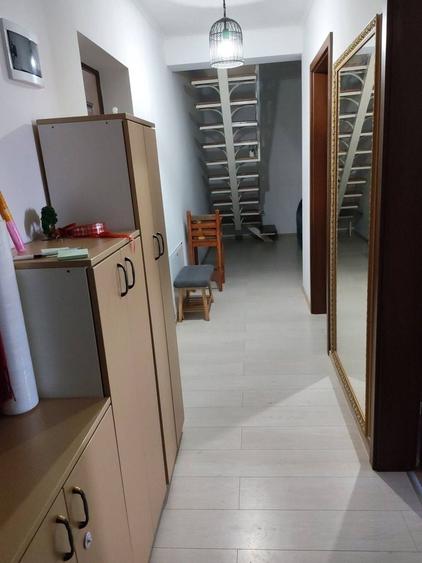 Apartament cu 3 camere decomandat, mobilat în Calea Urseni