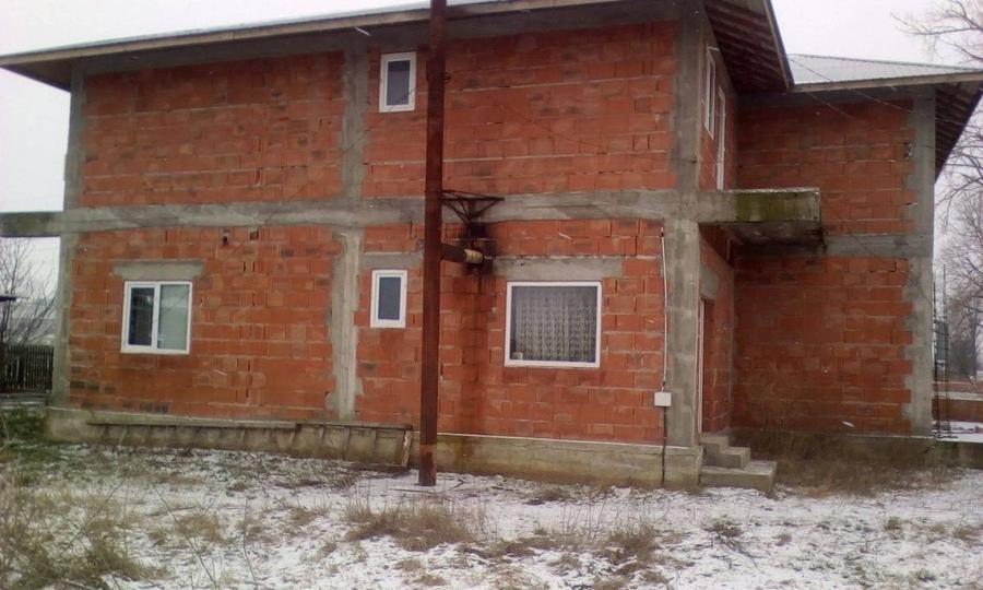 Casă individuală cu 5 camere cu Canalizare în Mârzănești