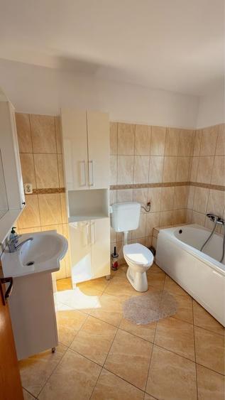Casă cu 3 camere cu Teren 500 Mp în Central