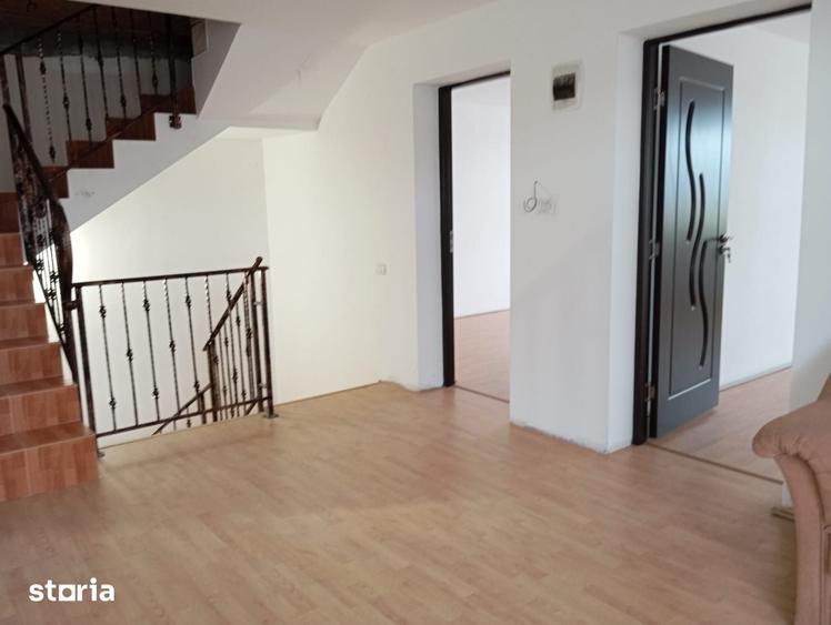Casă cu 7 camere cu Teren 864 Mp în Gai