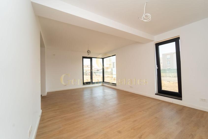 Duplex cu 4 camere cu Canalizare în Sud-Vest