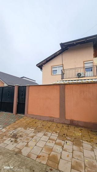 Casă cu 3 camere cu Teren 260 Mp în Central