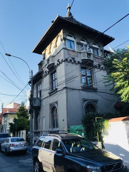 Apartament cu 4 camere decomandat, mobilat în Dorobanți