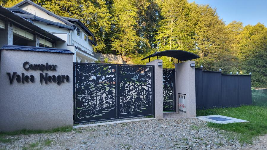 Duplex cu 12 camere cu Teren 900 Mp în Cheia