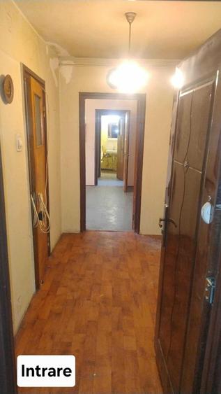 Apartament cu 3 camere semidecomandat în Drumul Taberei