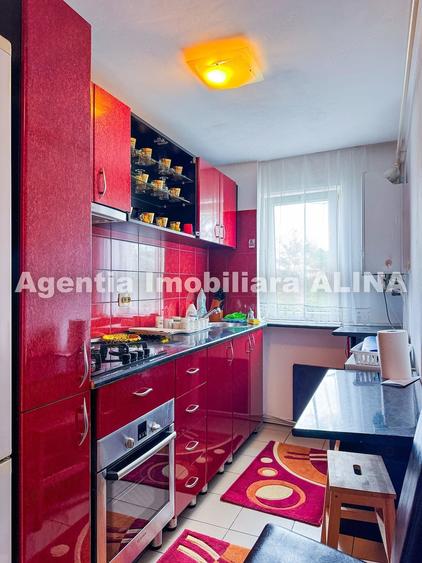 Apartament cu 3 camere semidecomandat în Micro 15