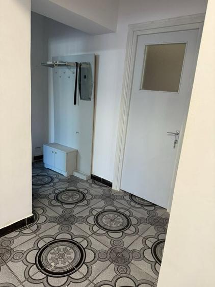 Apartament cu 3 camere decomandat în Obor