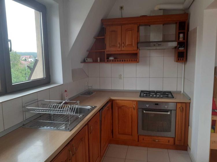 Apartament cu 3 camere decomandat în Europa
