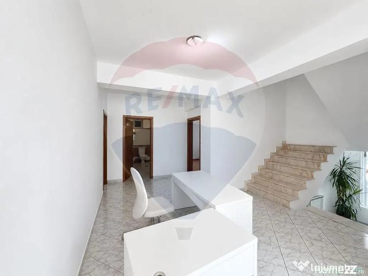 Casă cu 6 camere cu Teren 180 Mp în Giulești