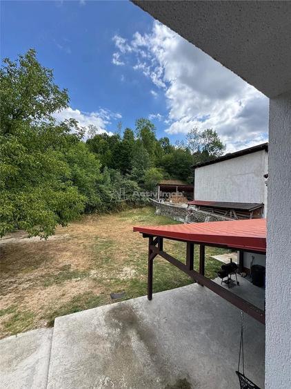 Casă cu Teren 878 Mp în Văliug