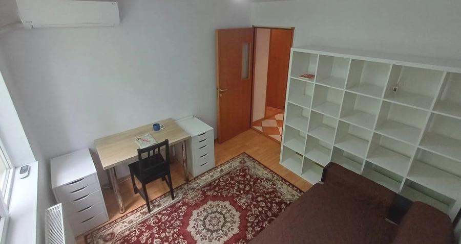 Apartament cu 3 camere decomandat, mobilat în Berceni