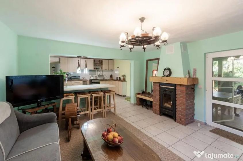 Casă cu 3 camere cu Teren 2720 Mp în Uliești