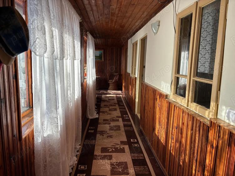 Casă cu 2 camere cu Teren 1745 Mp în Poiana