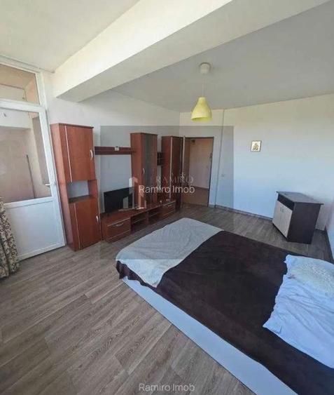 Garsonieră decomandată în Metalurgiei