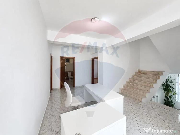 Casă cu 6 camere cu Teren 180 Mp în Giulești