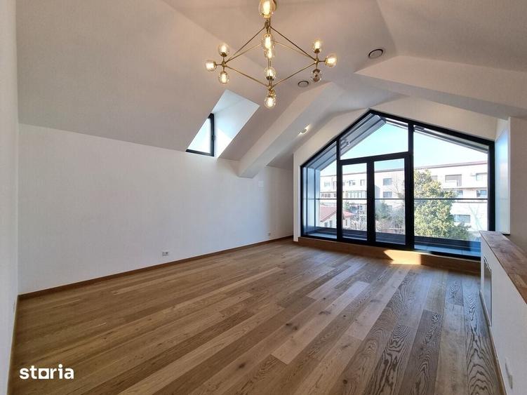 Casă cu 5 camere cu Teren 340 Mp în Central