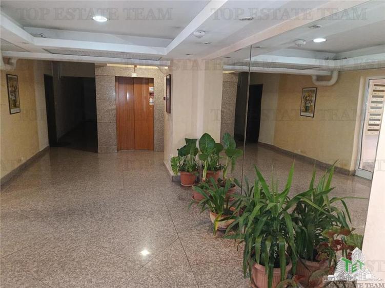 Apartament cu 3 camere semidecomandat, mobilat în Prelungirea Ghencea