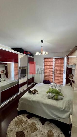 Apartament cu 3 camere decomandat în Tineretului
