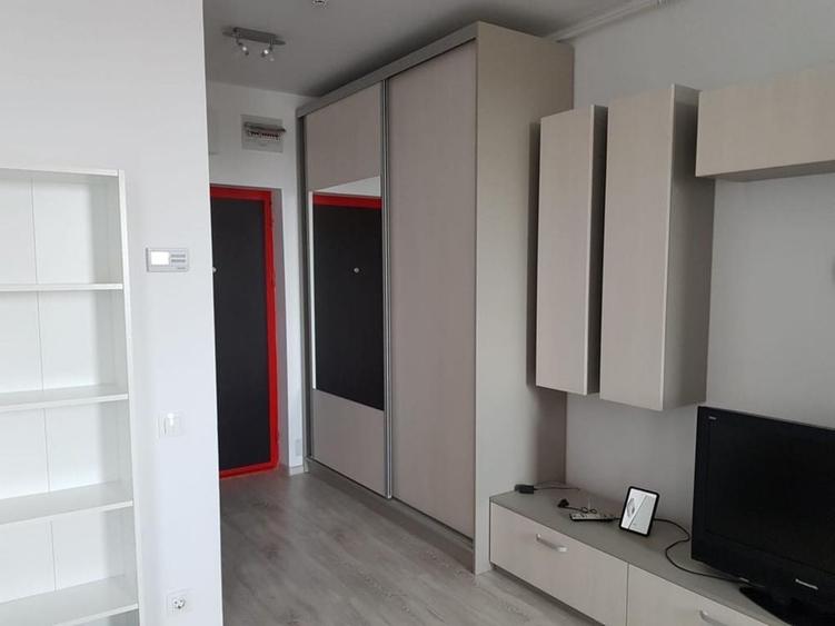 Garsonieră decomandată în Central