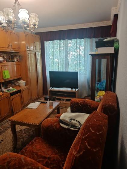 Apartament cu 3 camere decomandat în Berceni