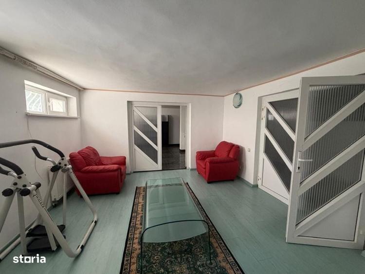 Casă cu 4 camere în Central