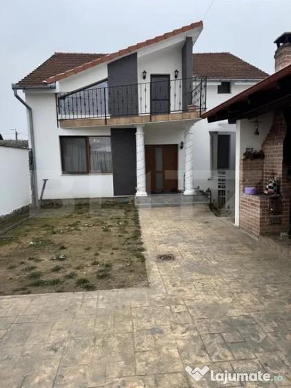 Casă cu 4 camere cu Teren 300 Mp în Eminescu